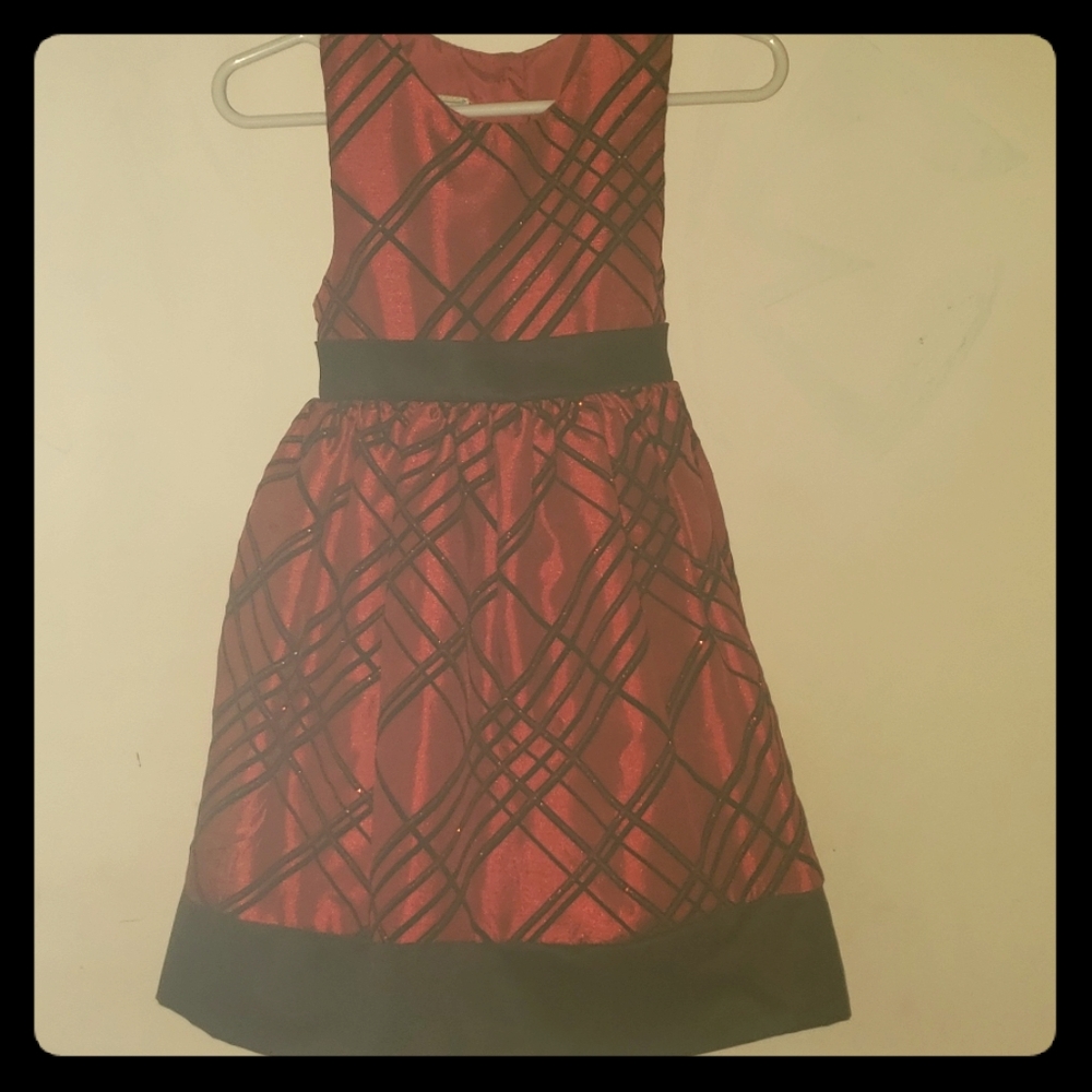 2T holiday dress. worn once, well made. So cute on